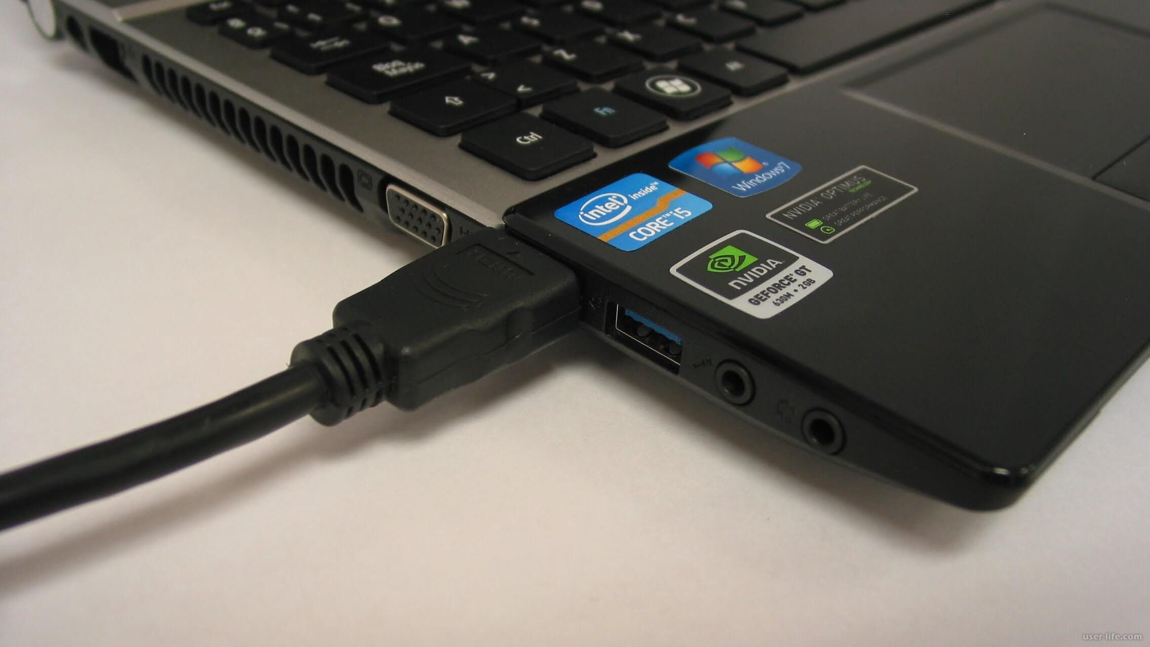 Передача с ноутбука на телевизор. Подключить ноутбук асус к телевизору. Ноутбук леново разъем разъем HDMI. Ноутбук ASUS Laptop HDMI. HDMI провод для монитора Lenovo.
